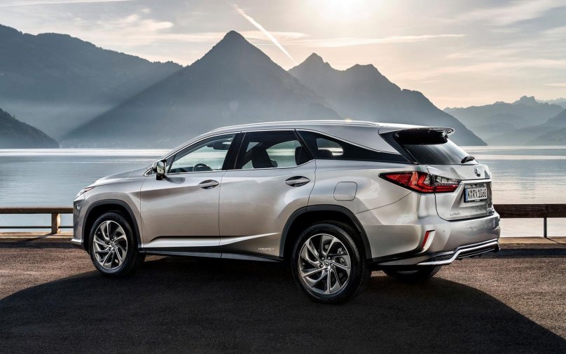 Лексус РХ 300 2018