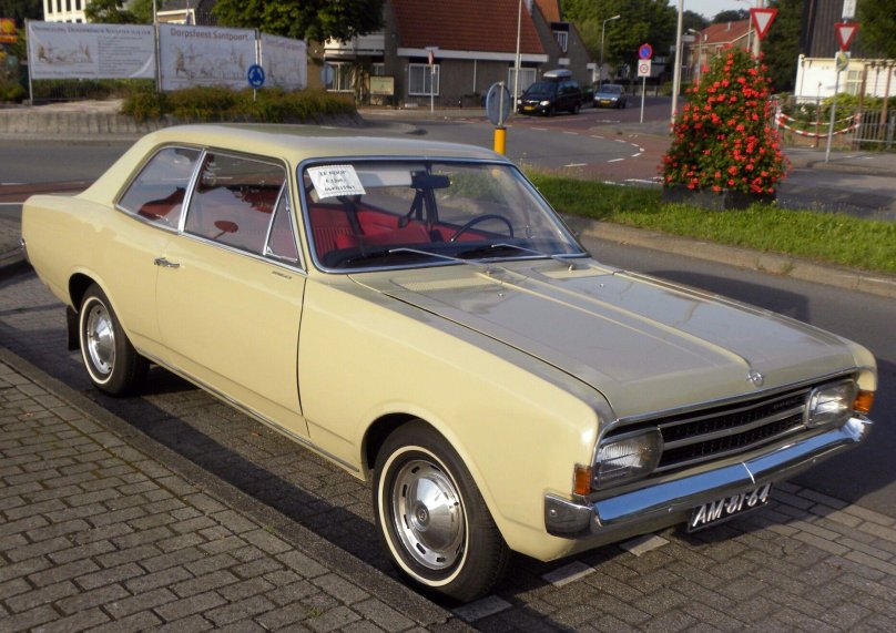 Opel Rekord, 1971
