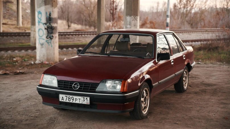 Opel record 1986