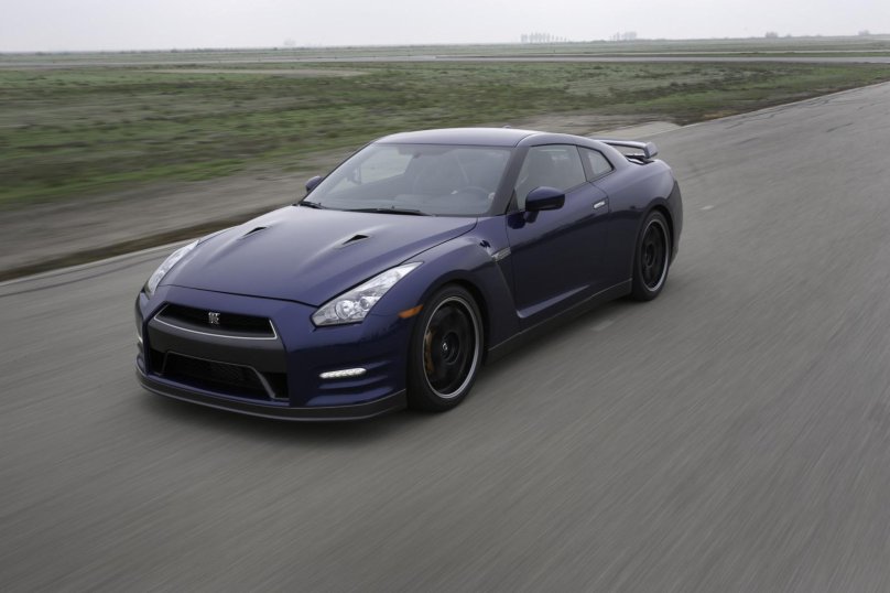 Nissan gt-r 2012