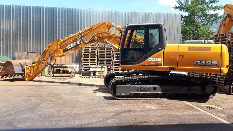 Экскаватор гусеничный Case cx210b