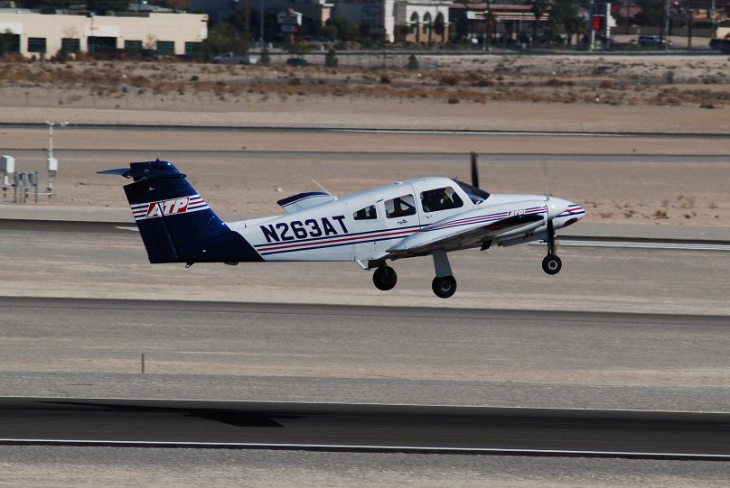 Пайпер Семинол самолет