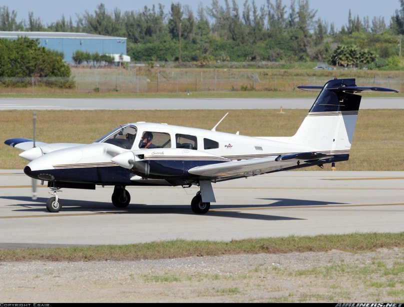 Пайпер Семинол двухмоторный
