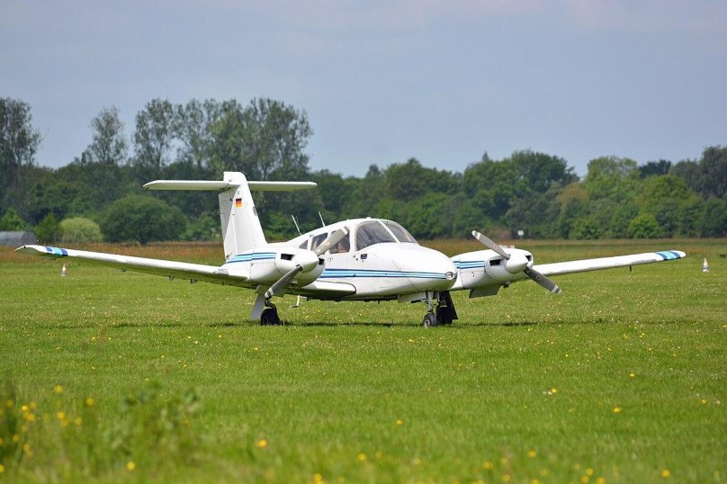 Пайпер Семинол двухмоторный