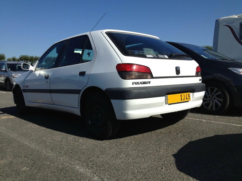 Пежо 306 белый