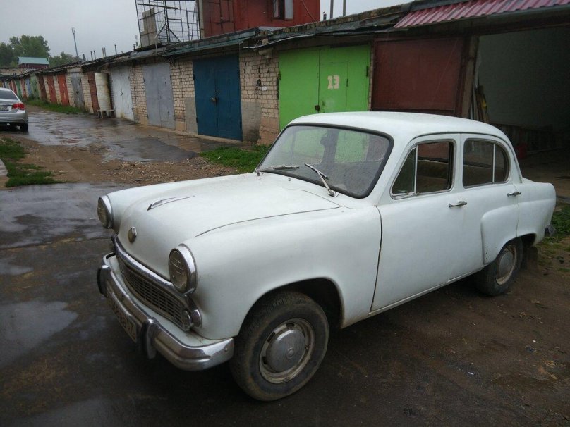 Москвич 402 белый