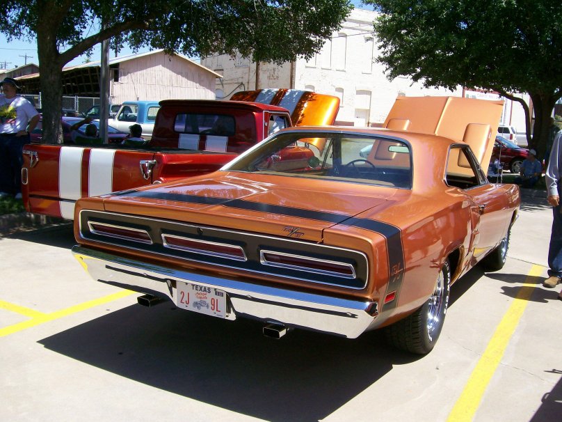 Додж Коронет 70