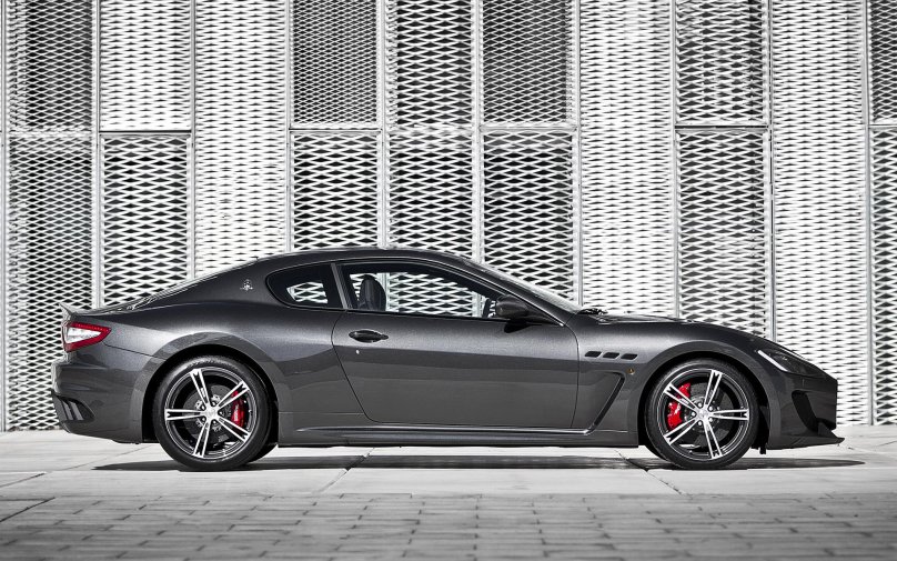 Автомобиль Maserati GRANTURISMO MC Stradale