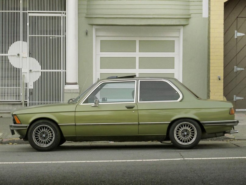 BMW e21 323i