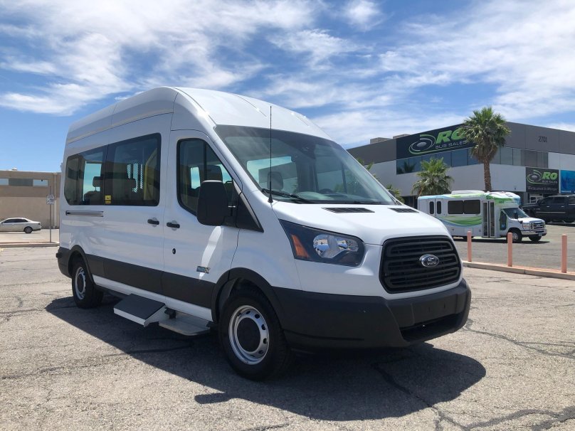 Ford Transit 350 Bus