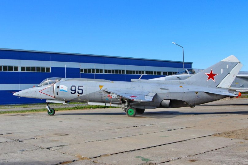 Самолет як-38м