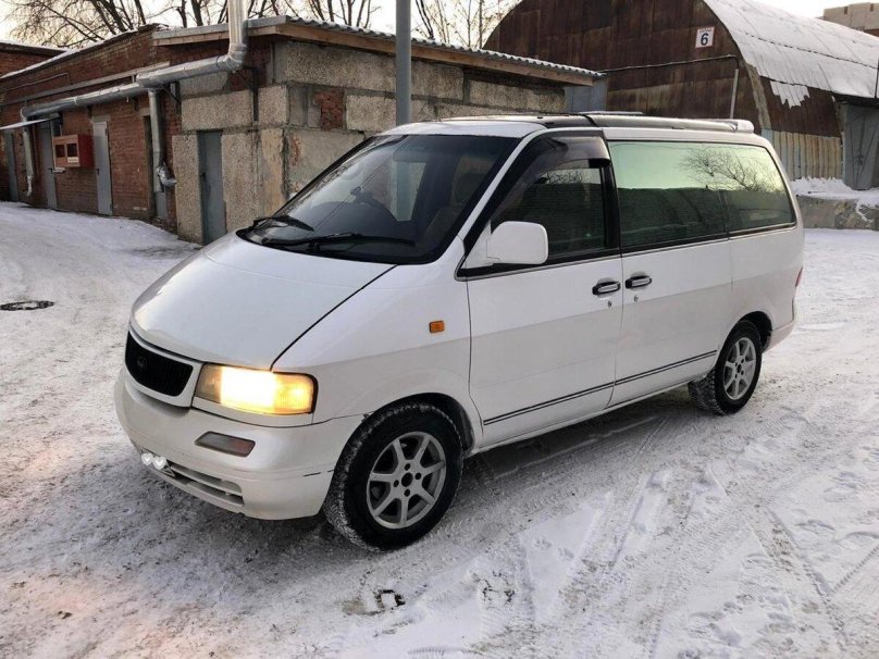 Nissan largo 1996 белый