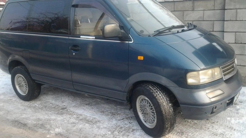 Ниссан Ларго 1995