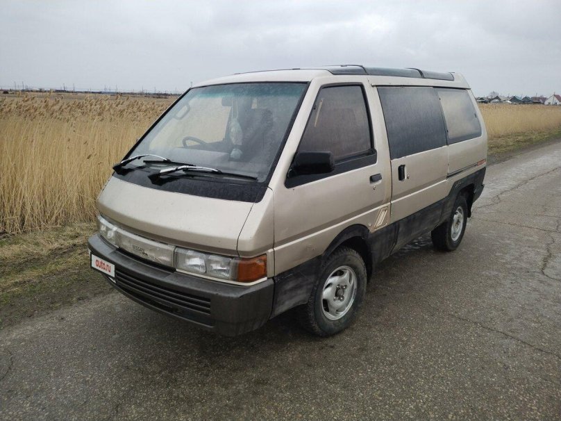 Nissan largo 1990