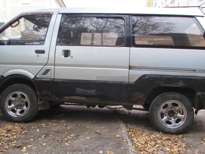 Ниссан Ларго 1991