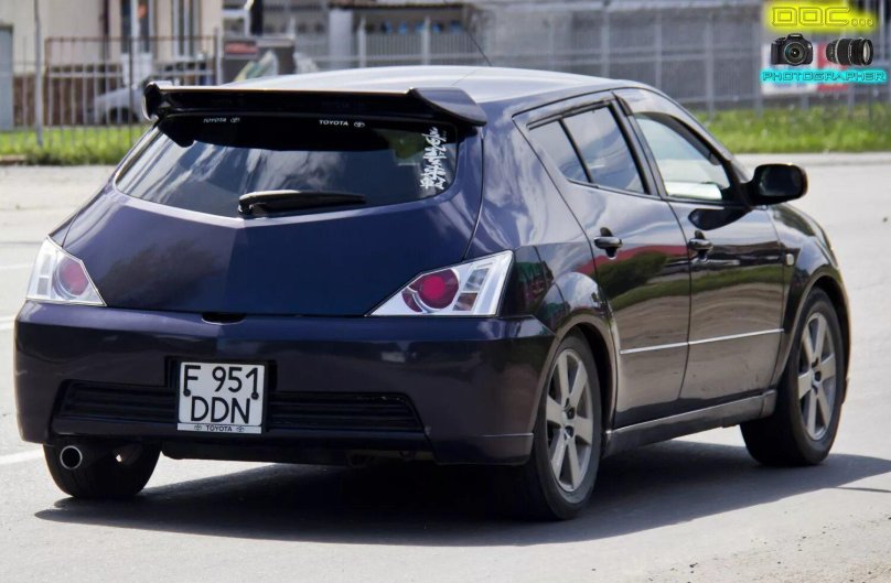 Toyota will vs 2001-2004