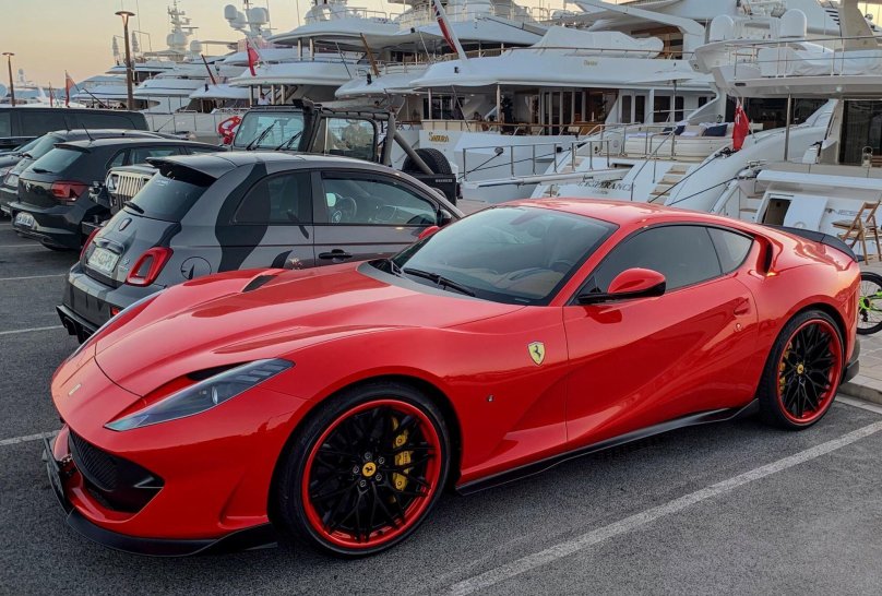 Ferrari f812 Superfast