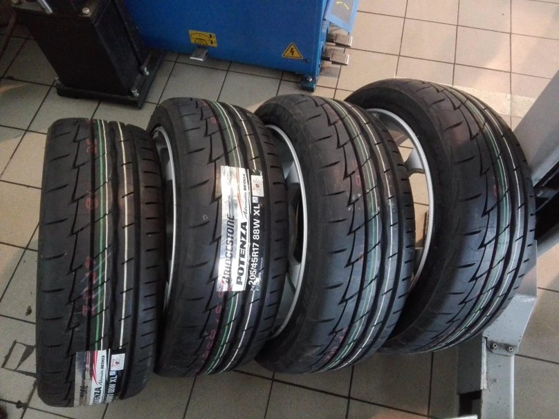 Bridgestone re003