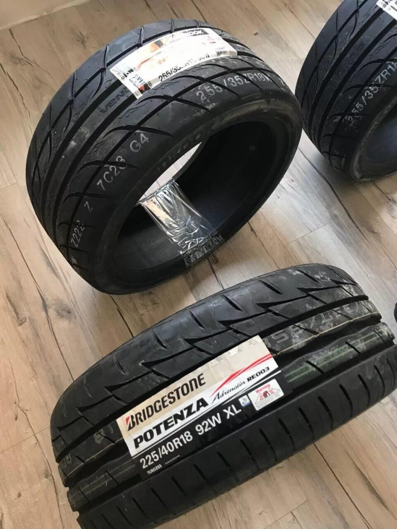 Bridgestone potenza Adrenalin re003