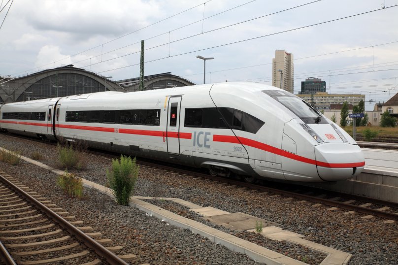 Siemens Velaro в профиль