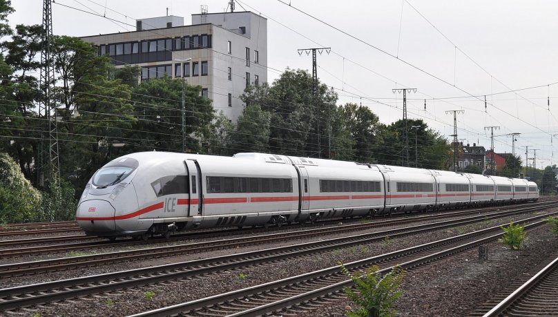 Поезд Siemens Velaro