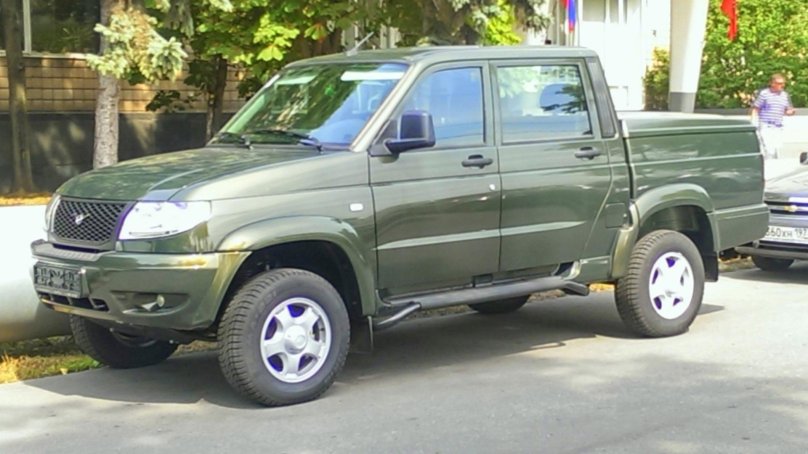 УАЗ Патриот пикап зеленый