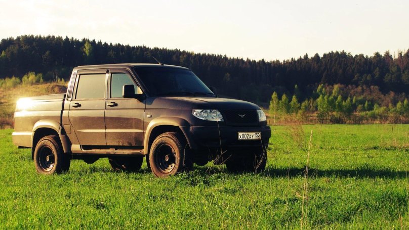 УАЗ пикап 2013 года