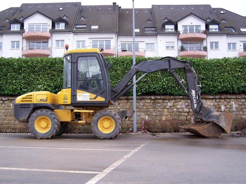 Экскаватор Мегалак колесный