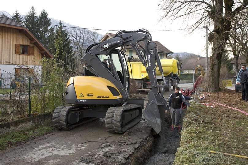 Экскаватор Mecalac