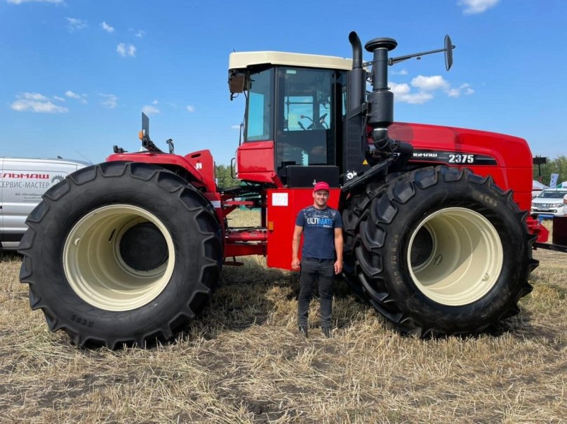 Трактор версатайл 2375
