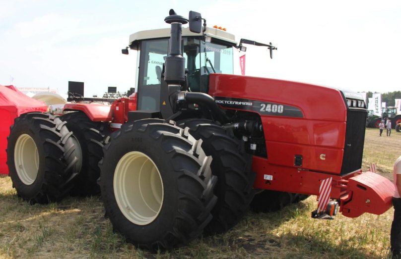 Бюлер трактор Ростсельмаш 2400