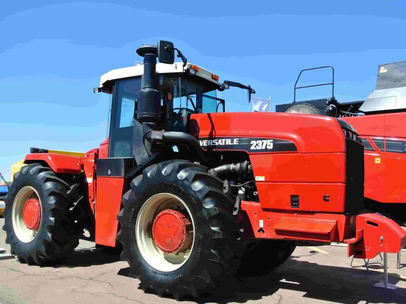 Бюлер трактор 2375