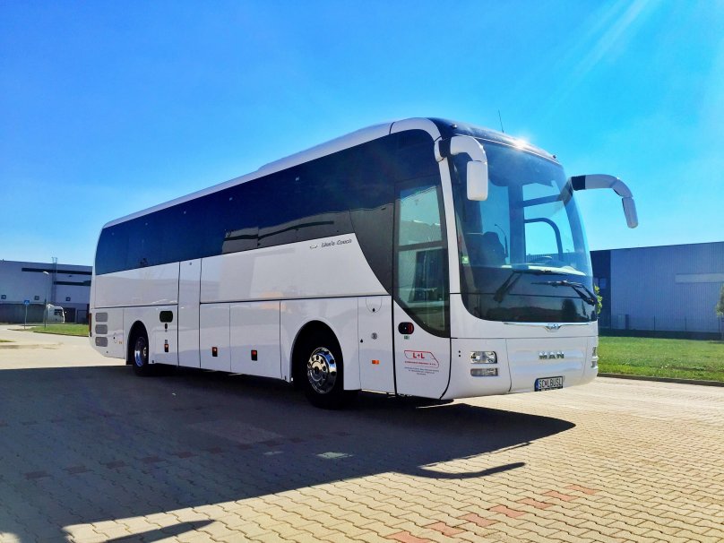 Man Lion's coach r07 2020