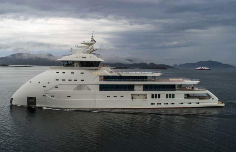 Суперяхта Olivia o