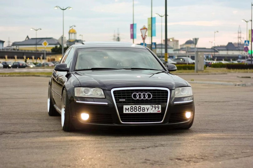 Audi a8 2009 w12