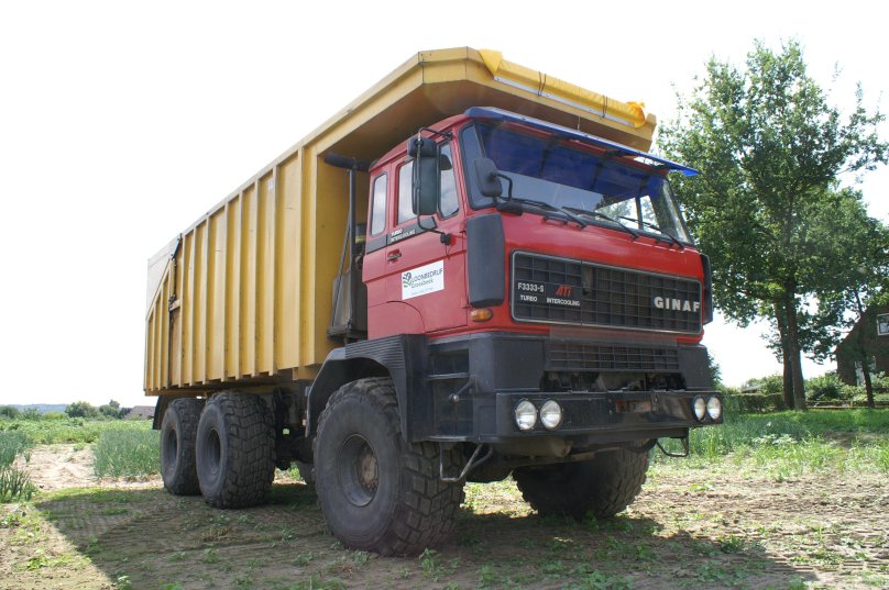 GINAF (8x8) самосвал