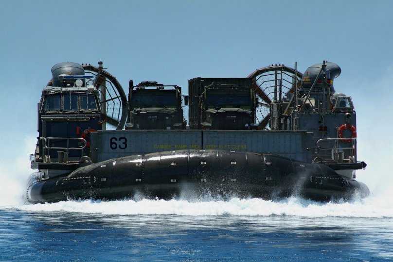Десантный катер LCAC