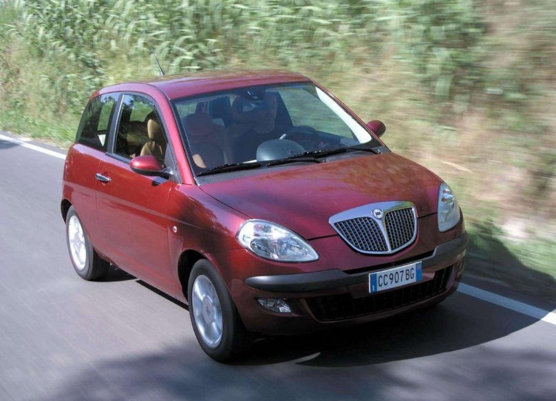 Лянча Ypsilon 1