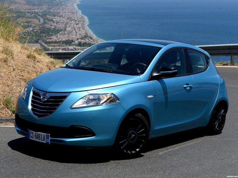 Лянча автомобиль Ypsilon