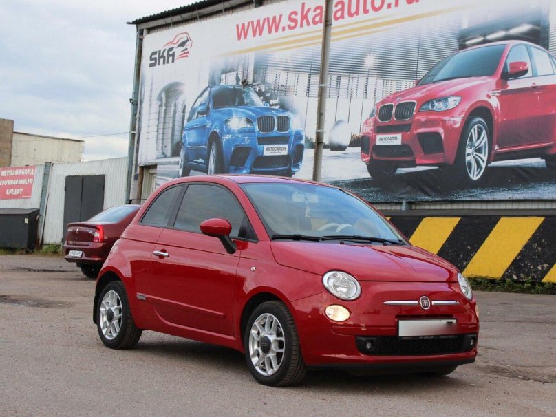 Фиат 500 красный