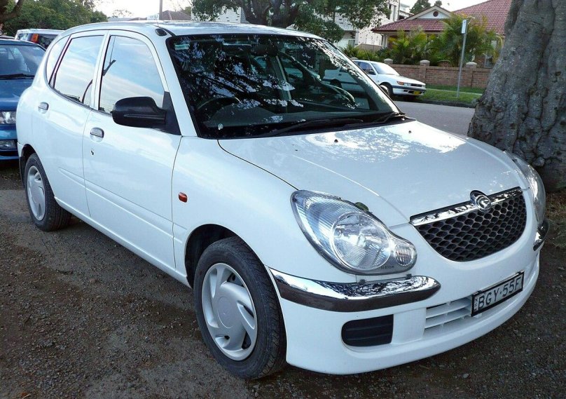 Daihatsu Sirion 2002