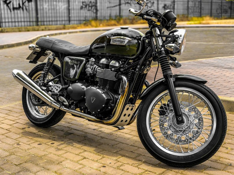 Triumph Thruxton 900