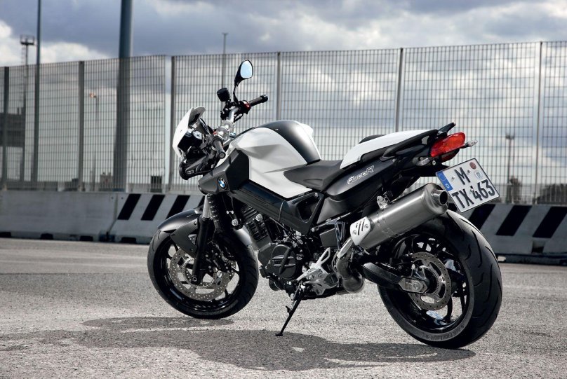 BMW 800r