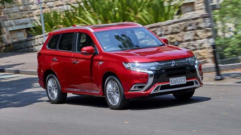 Тойота Аутлендер 2020