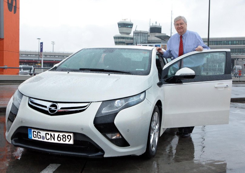 Opel Ampera 2012 год