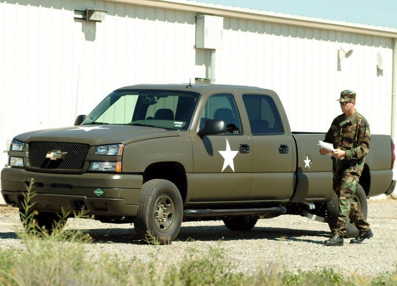 Chevrolet Silverado Military