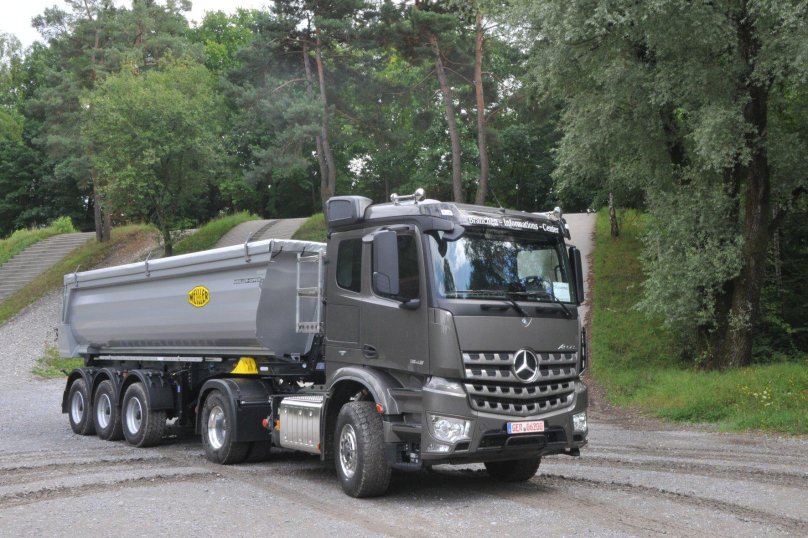 Мерседес Бенц Арокс