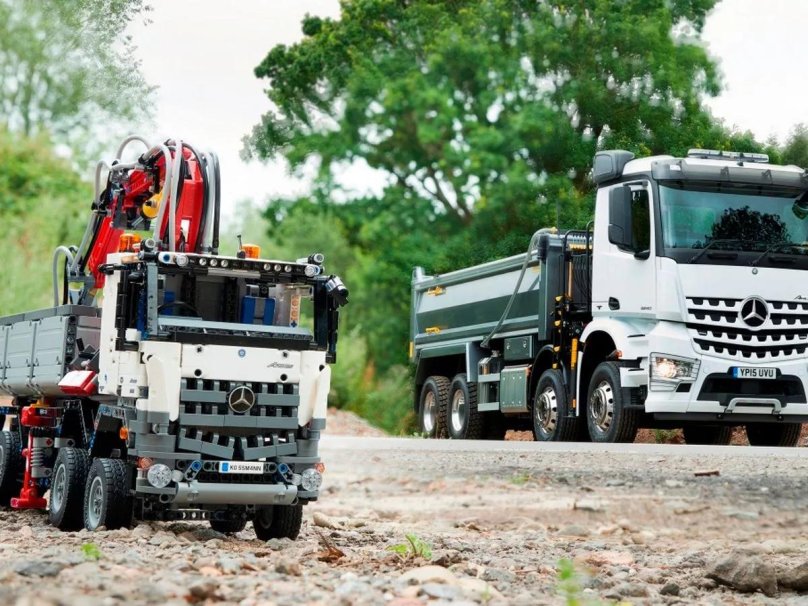 Mercedes-Benz Arocs 3245