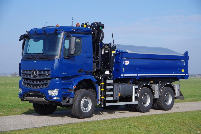Mercedes-Benz Arocs 33