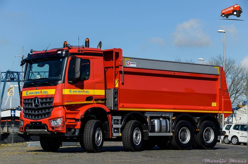 Mercedes-Benz Arocs 4142b